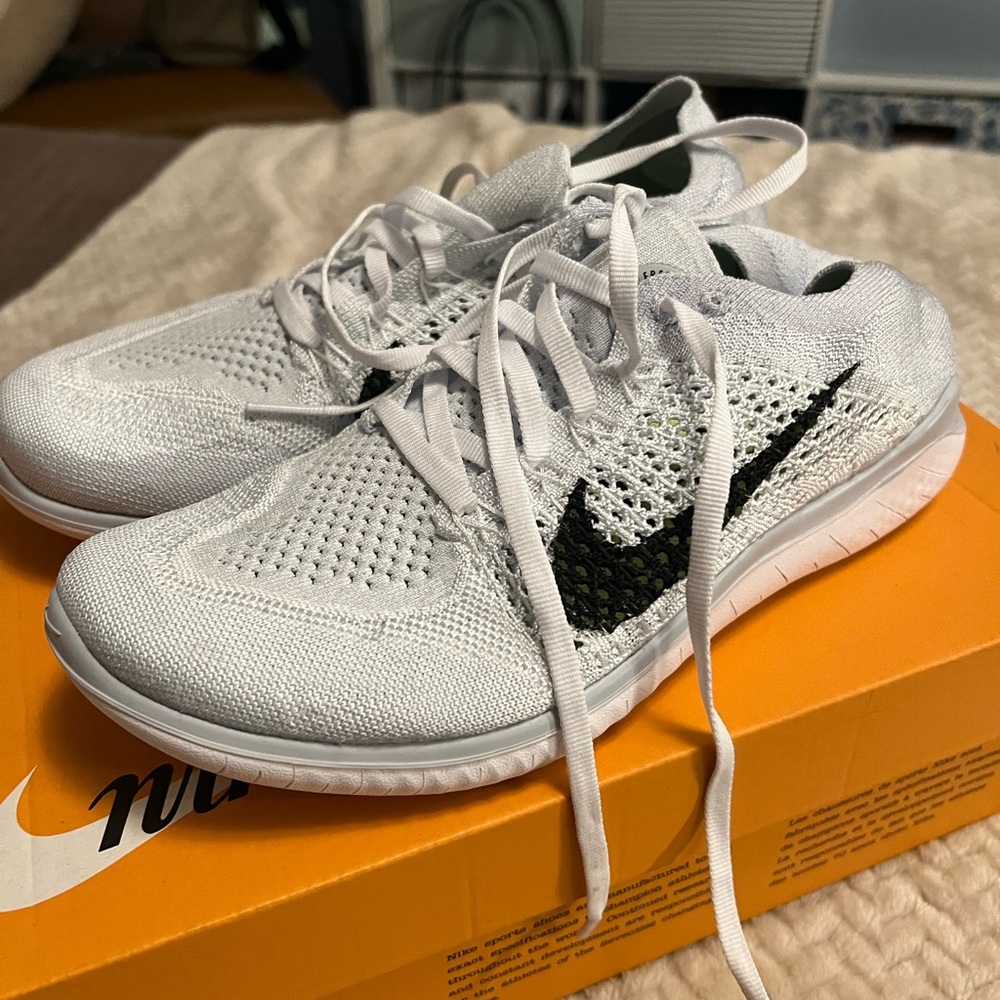 NEVER WORN Nike Free Run Flyknit 2018